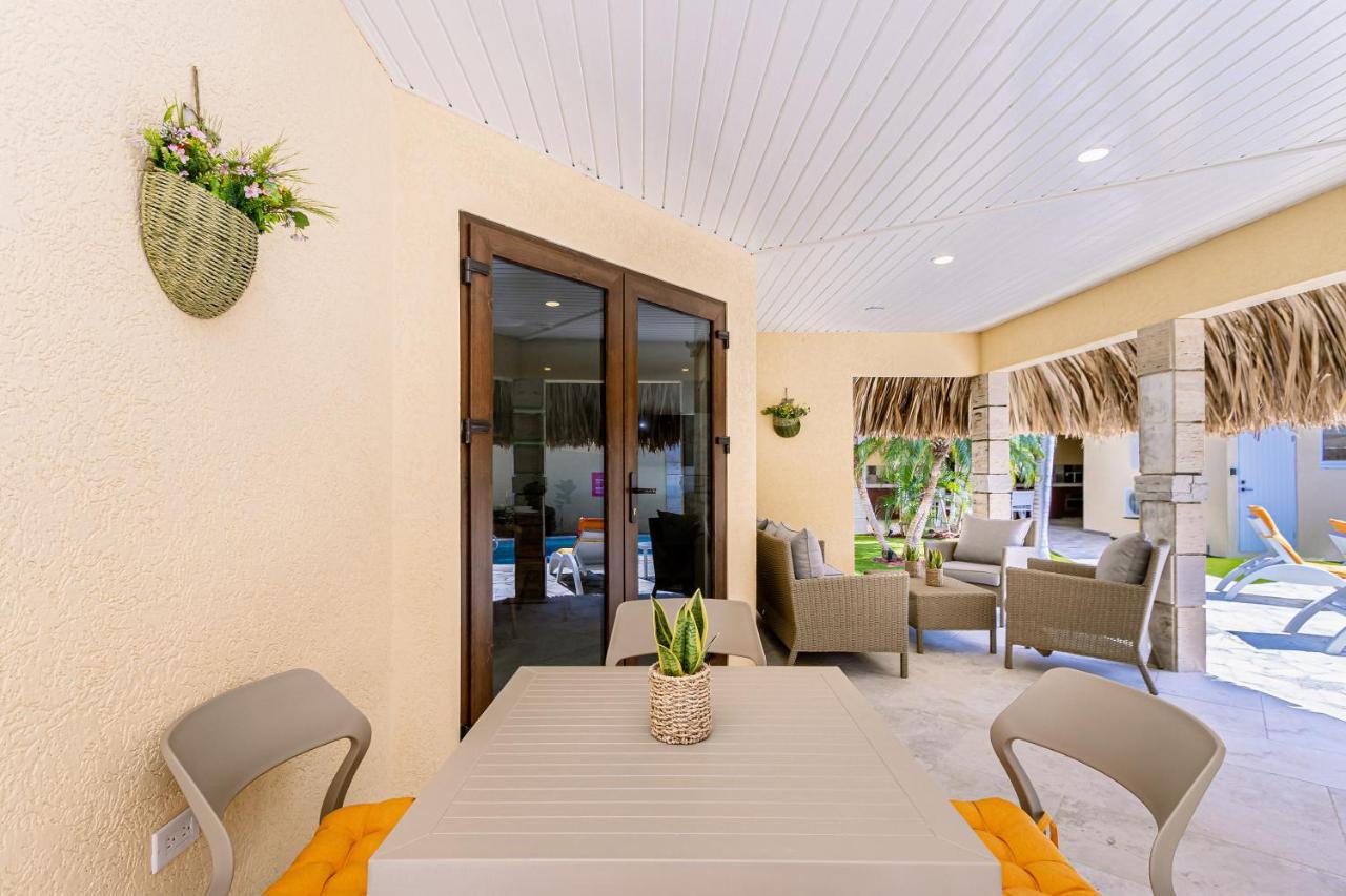 Ruby 15 Villa Palm Beach Exteriör bild