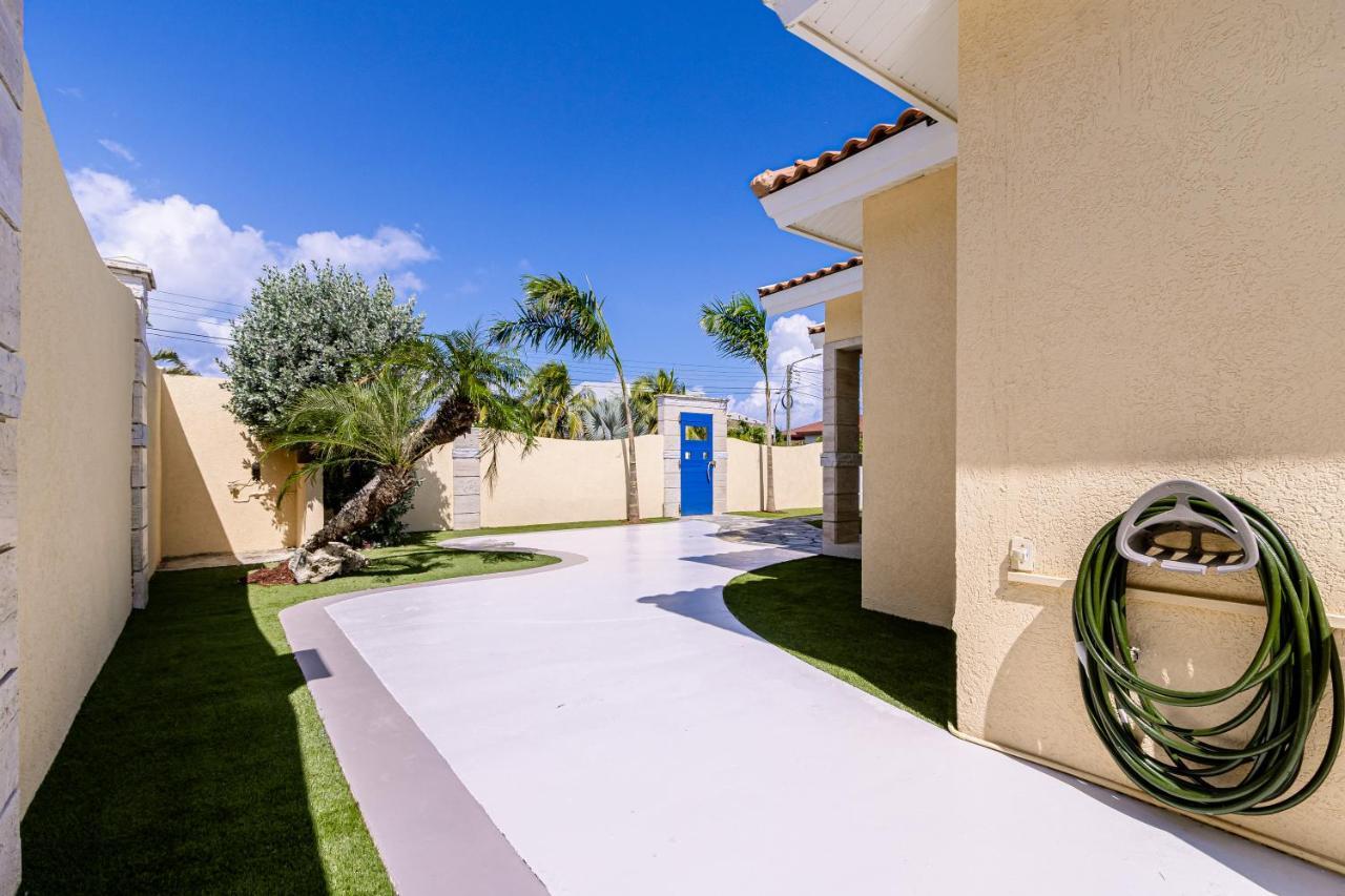 Ruby 15 Villa Palm Beach Exteriör bild